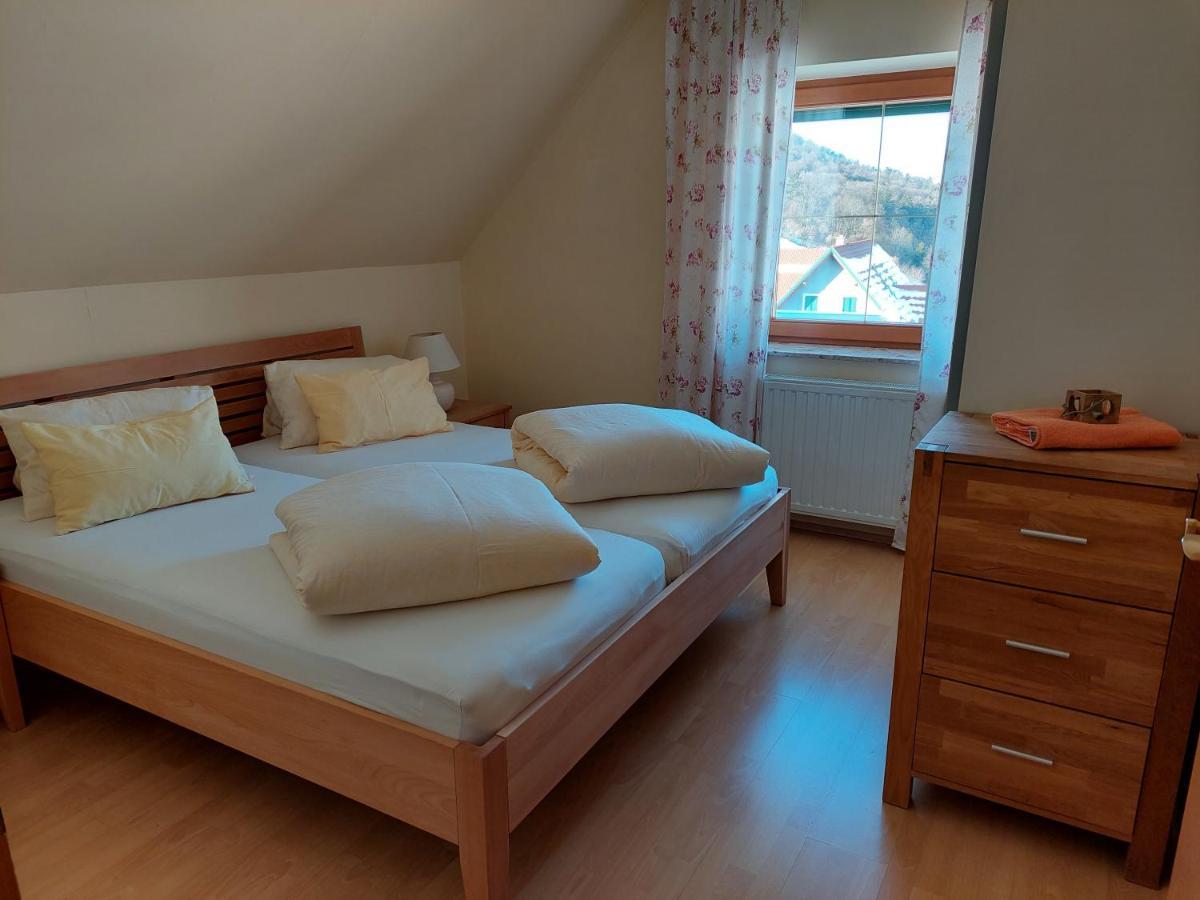 Ratsch an der Weinstraße Anna'S Home - Ferienwohnungen מראה חיצוני תמונה