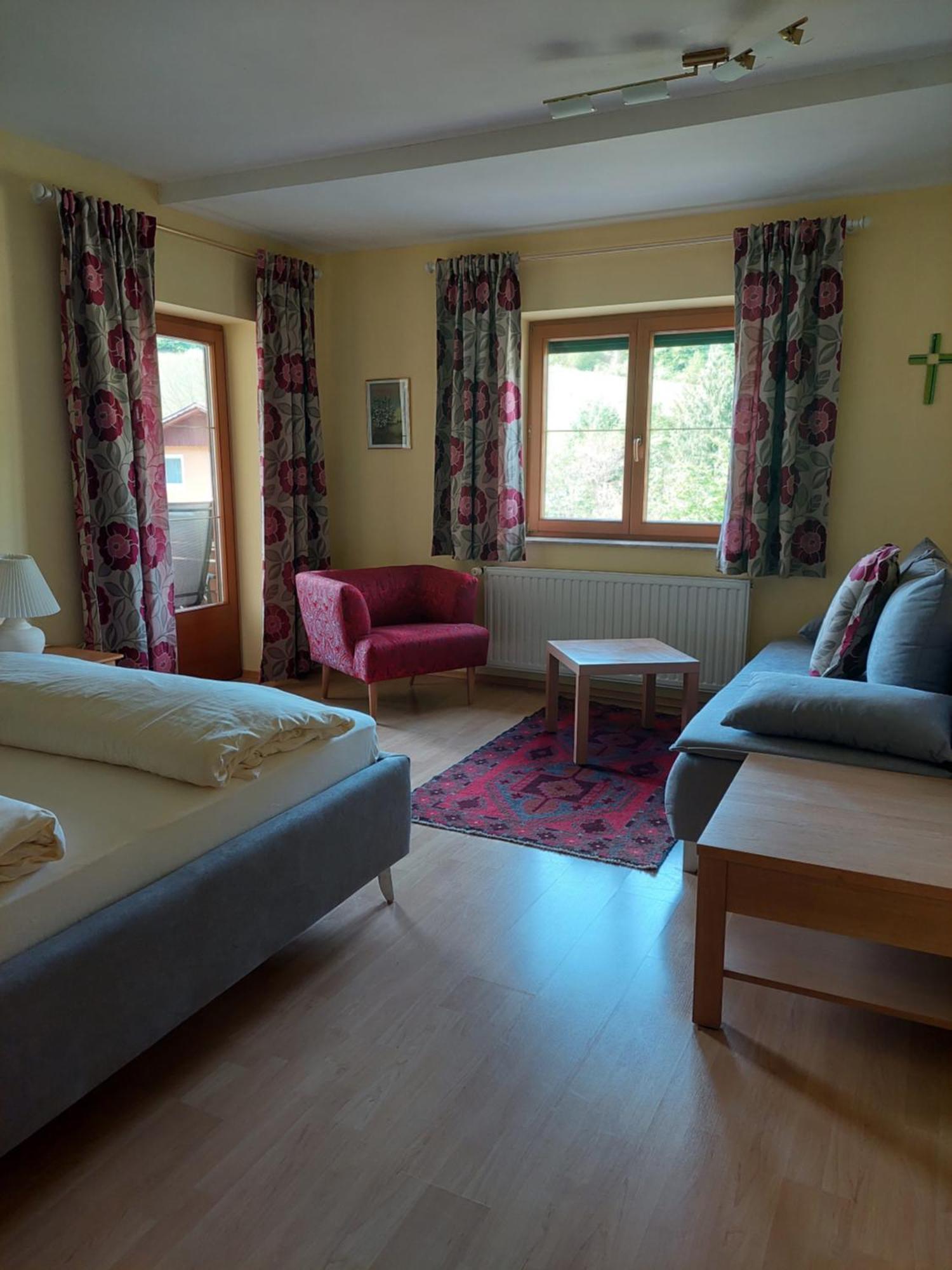 Ratsch an der Weinstraße Anna'S Home - Ferienwohnungen מראה חיצוני תמונה