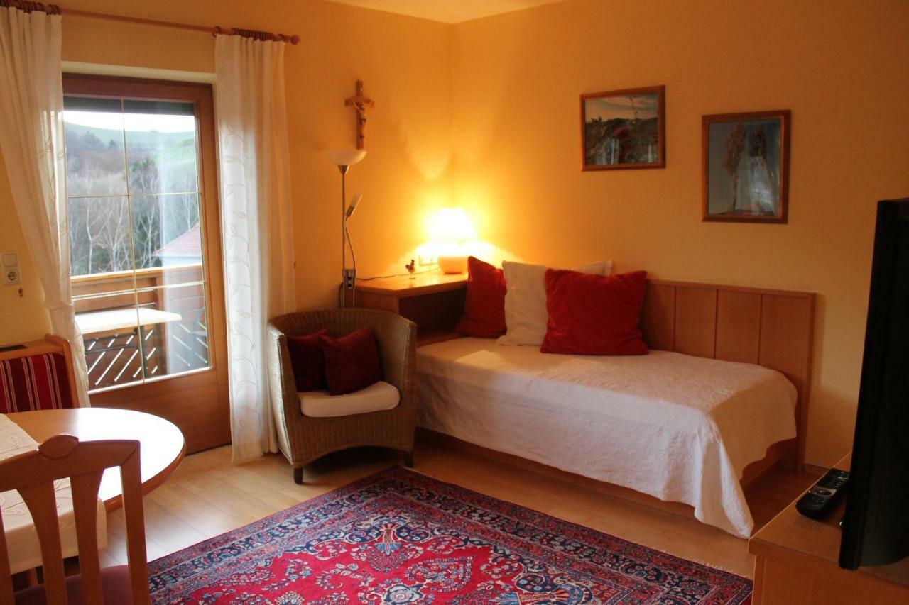 Ratsch an der Weinstraße Anna'S Home - Ferienwohnungen מראה חיצוני תמונה